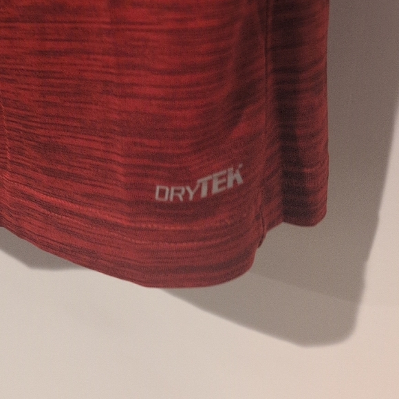 Men's Red Short Sleeve Tee - Like New - Picture 6 of 7